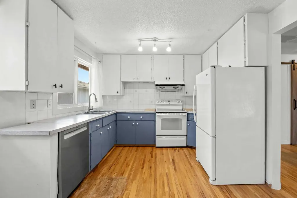 3050 30a Street SE Calgary AB T2B 0S7