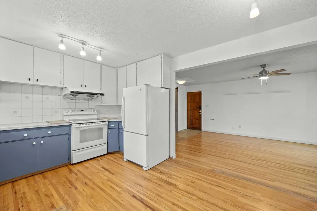 3050 30a Street SE Calgary AB T2B 0S7