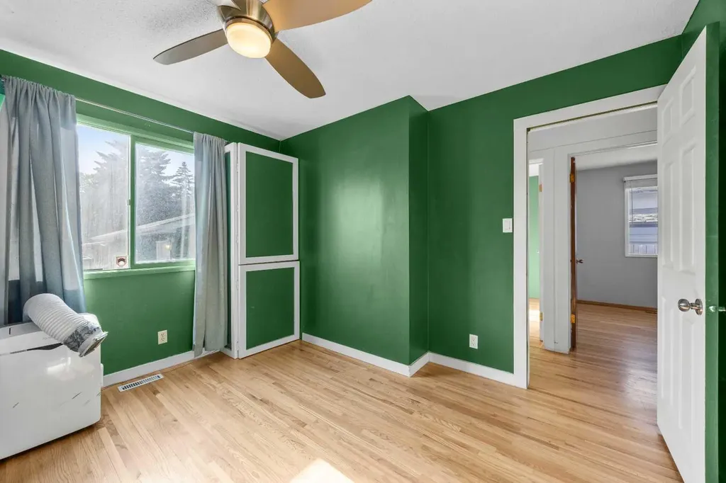 3050 30a Street SE Calgary AB T2B 0S7