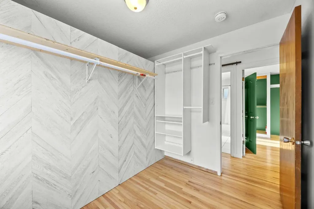 3050 30a Street SE Calgary AB T2B 0S7