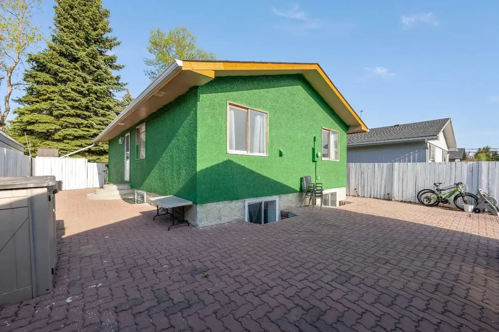 3050 30a Street SE Calgary AB T2B 0S7