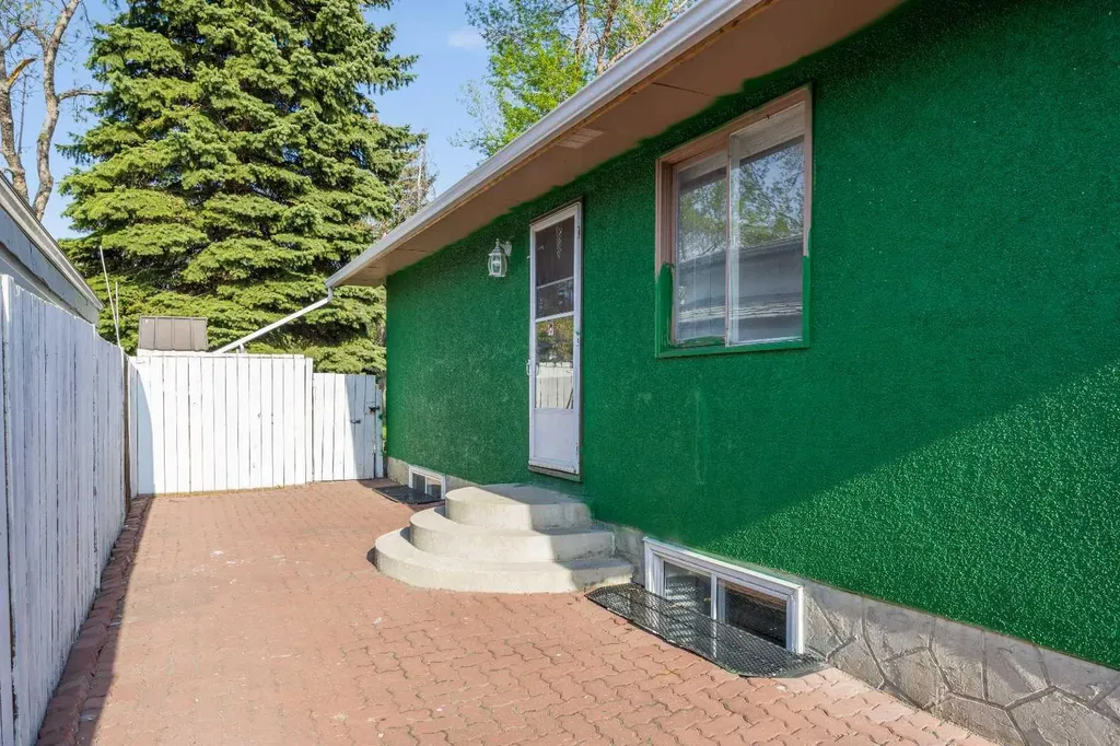 3050 30a Street SE Calgary AB T2B 0S7