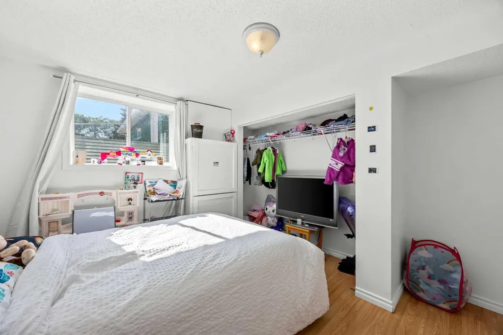 3050 30a Street SE Calgary AB T2B 0S7