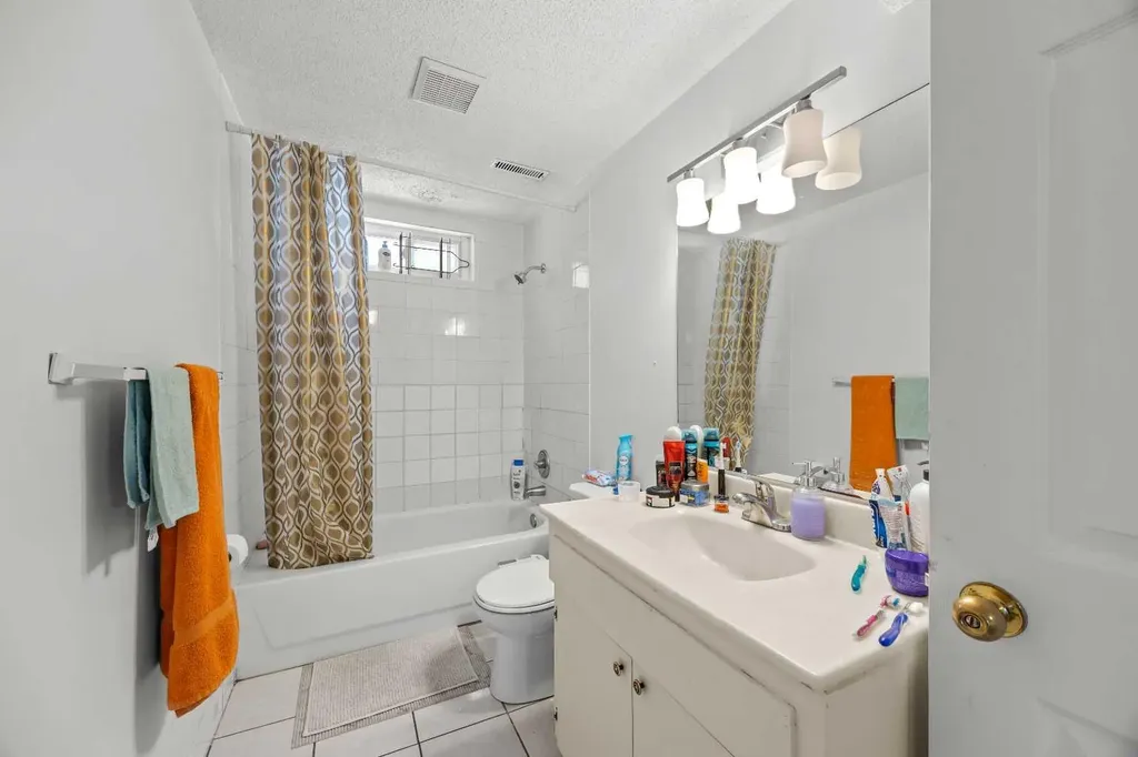 3050 30a Street SE Calgary AB T2B 0S7