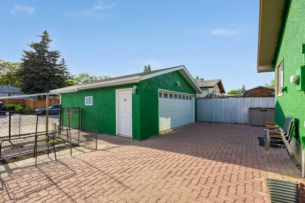 3050 30a Street SE Calgary AB T2B 0S7