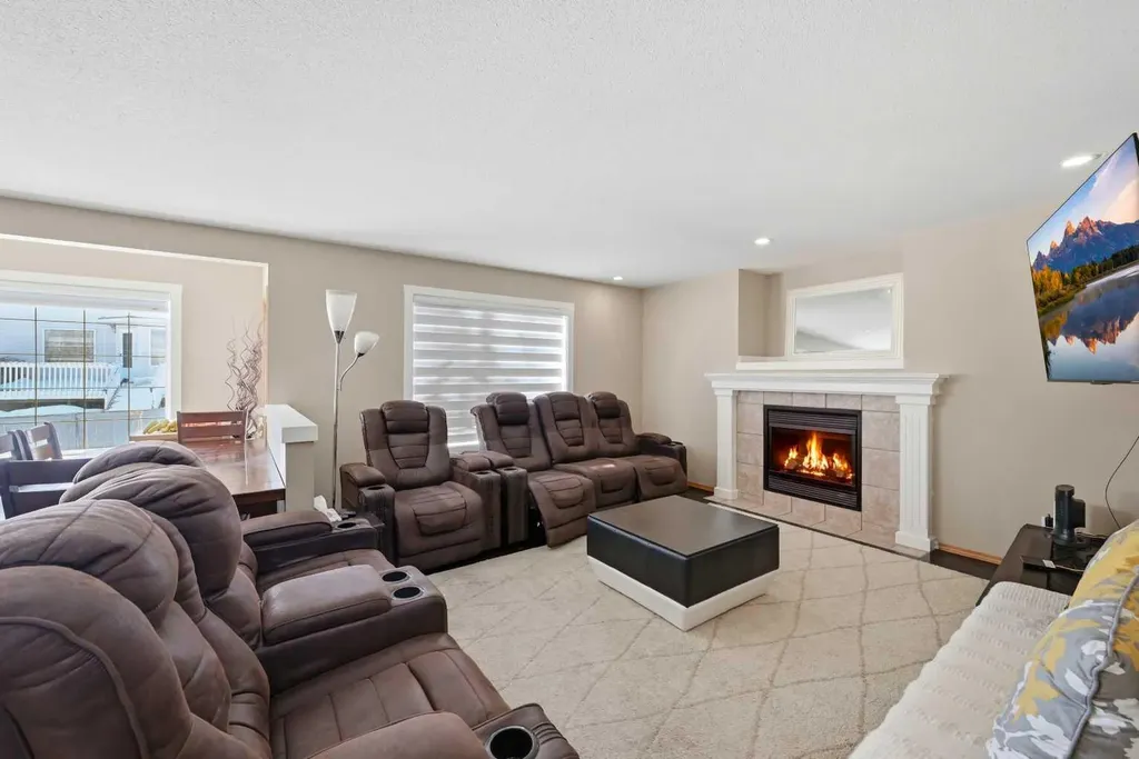 46 Panorama Hills Close NW Calgary AB T3K 5J2