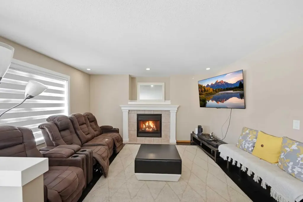 46 Panorama Hills Close NW Calgary AB T3K 5J2