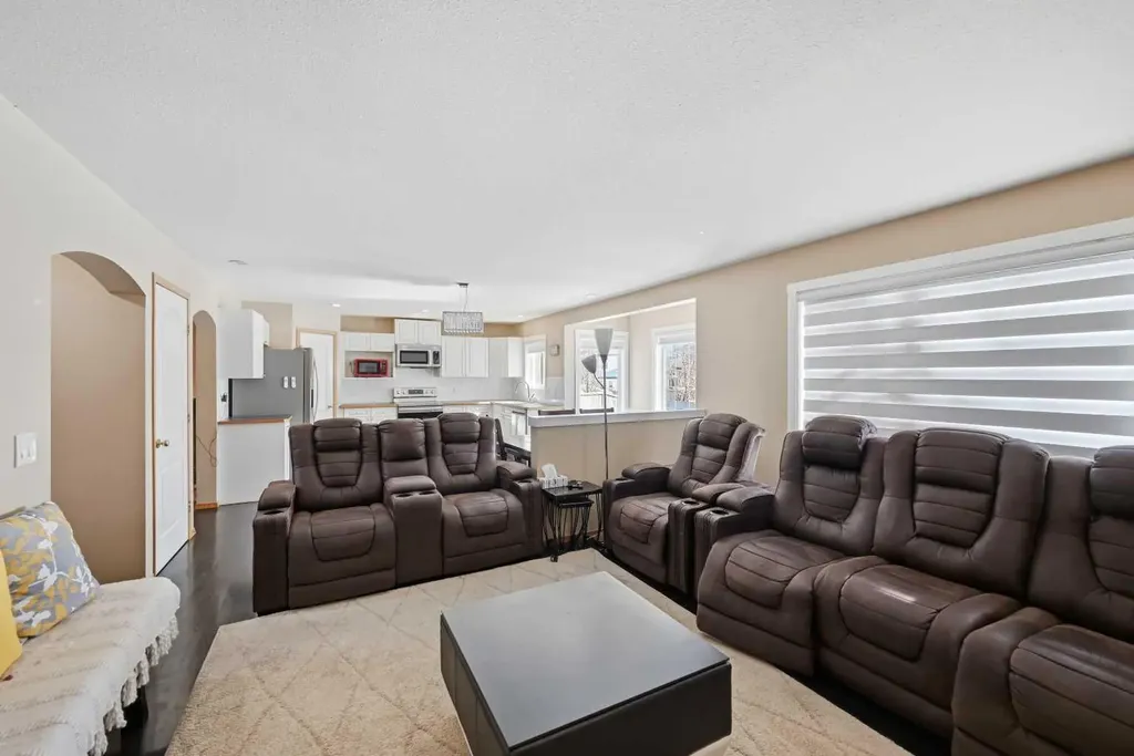 46 Panorama Hills Close NW Calgary AB T3K 5J2