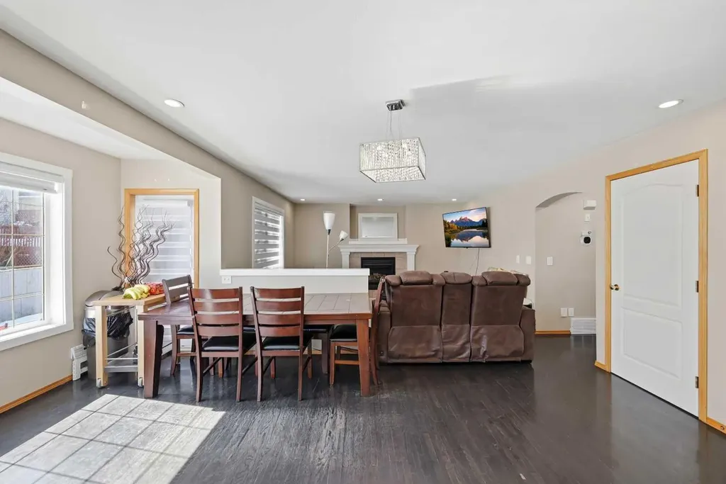46 Panorama Hills Close NW Calgary AB T3K 5J2