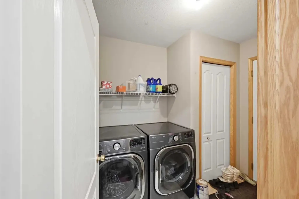 46 Panorama Hills Close NW Calgary AB T3K 5J2