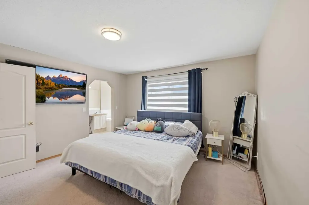 46 Panorama Hills Close NW Calgary AB T3K 5J2