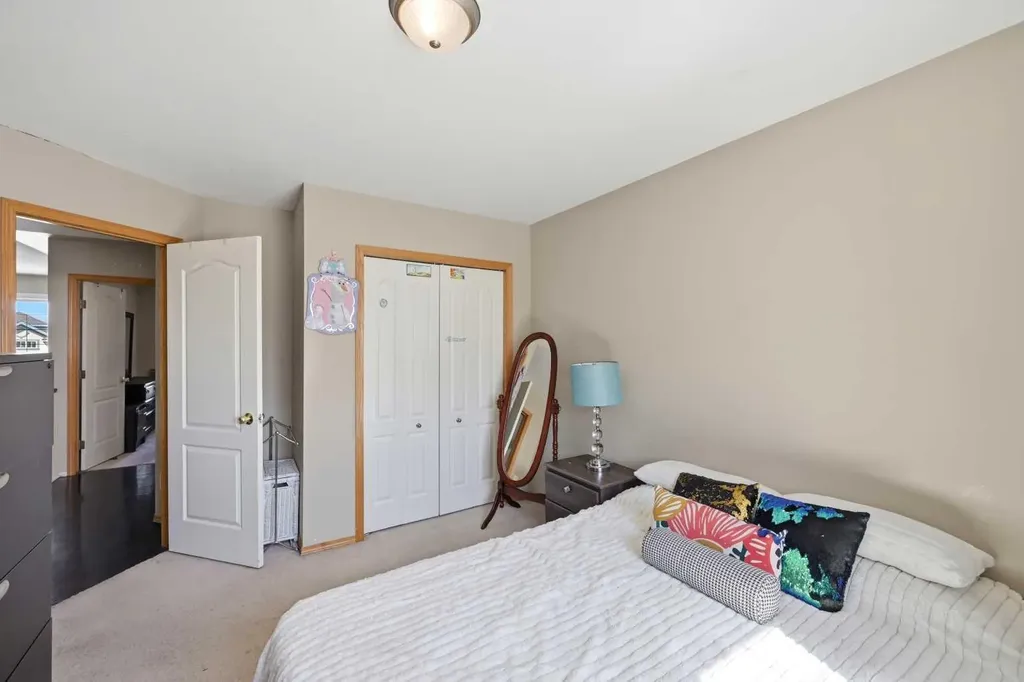 46 Panorama Hills Close NW Calgary AB T3K 5J2