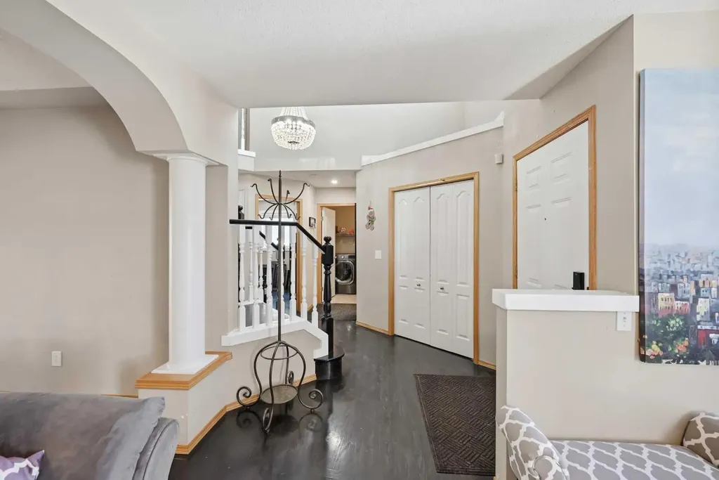 46 Panorama Hills Close NW Calgary AB T3K 5J2