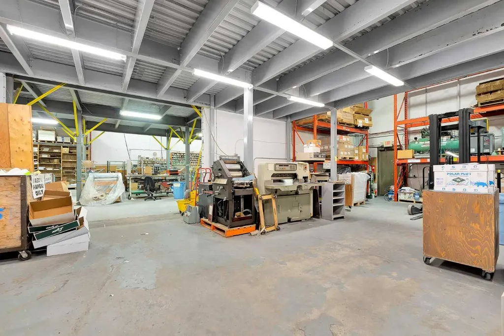 3510 27 Street NE Calgary AB T1Y 5E2