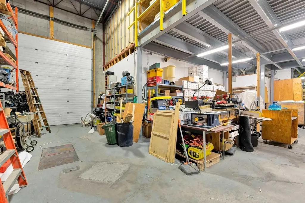 3510 27 Street NE Calgary AB T1Y 5E2