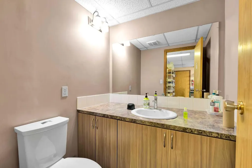 3510 27 Street NE Calgary AB T1Y 5E2