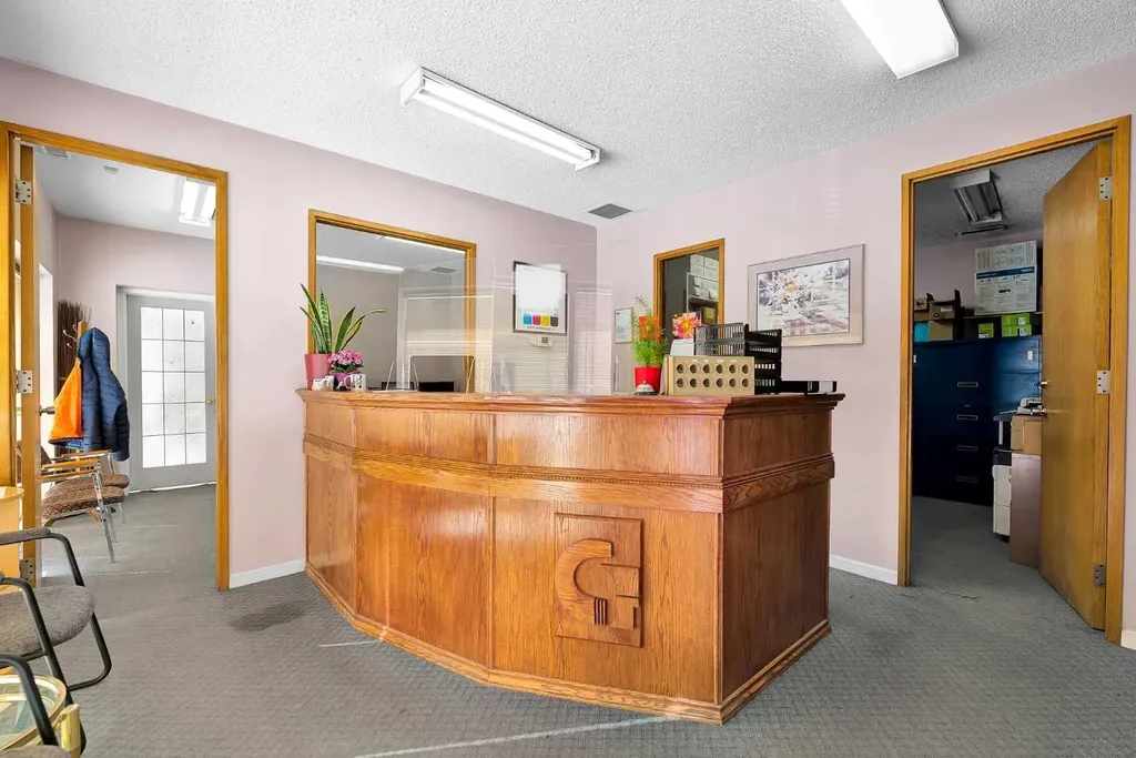 3510 27 Street NE Calgary AB T1Y 5E2