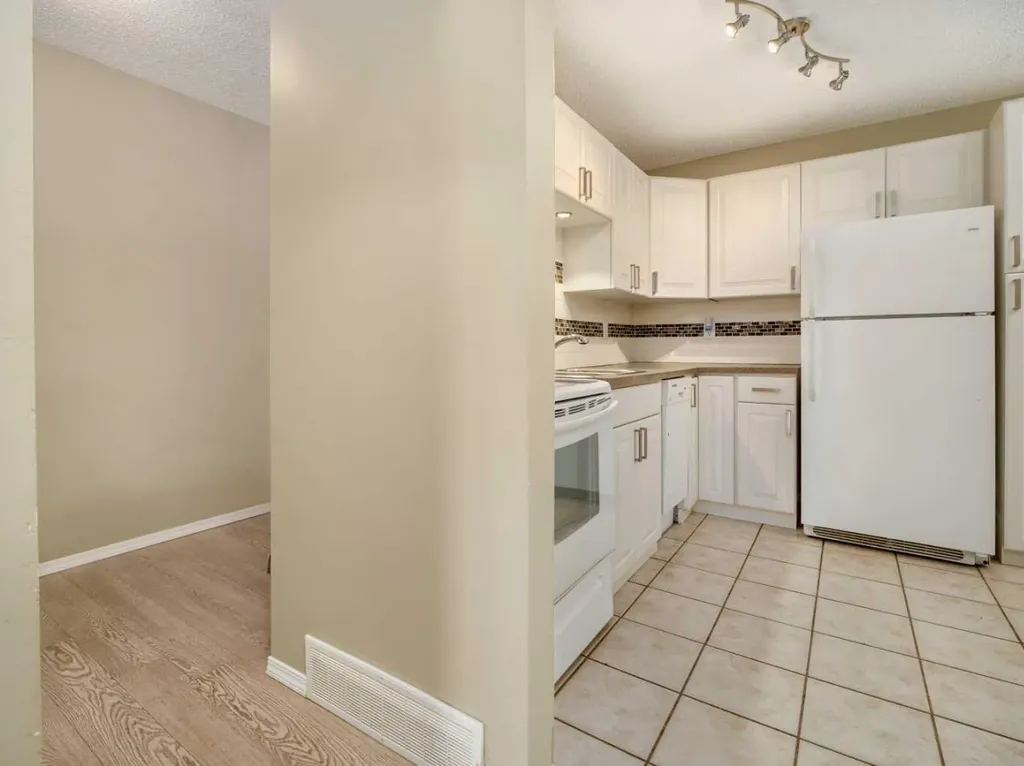 269 Laval Boulevard W Lethbridge AB T1K 4E2