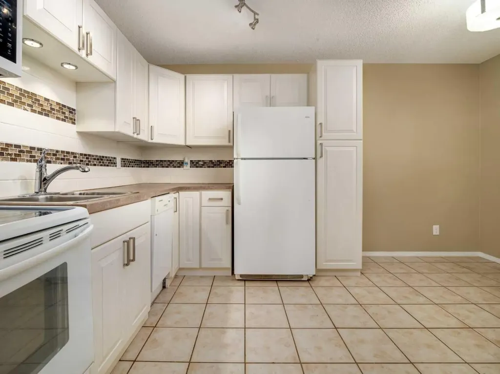 269 Laval Boulevard W Lethbridge AB T1K 4E2