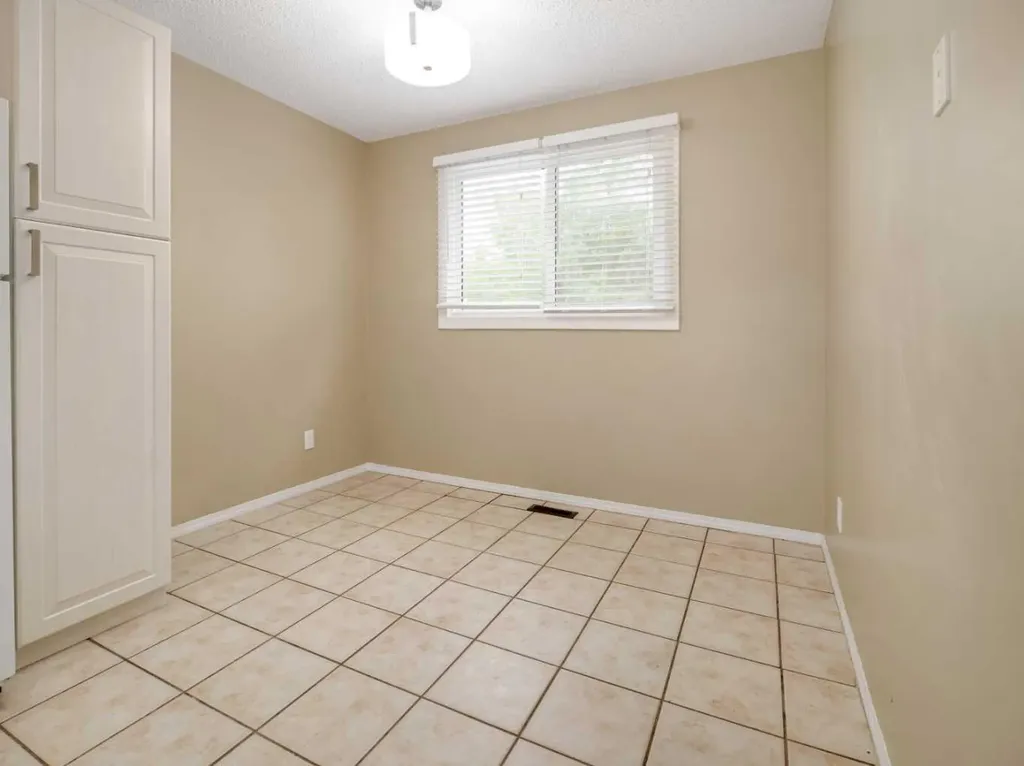 269 Laval Boulevard W Lethbridge AB T1K 4E2