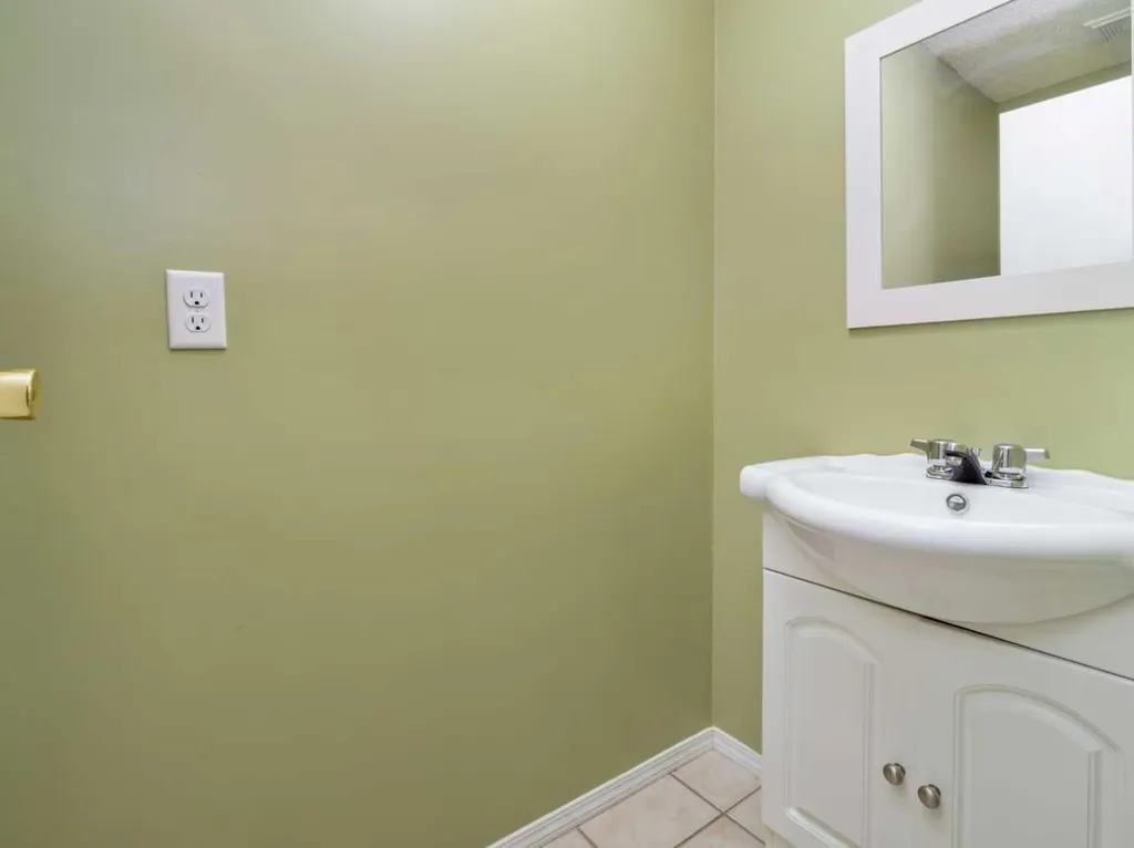 269 Laval Boulevard W Lethbridge AB T1K 4E2