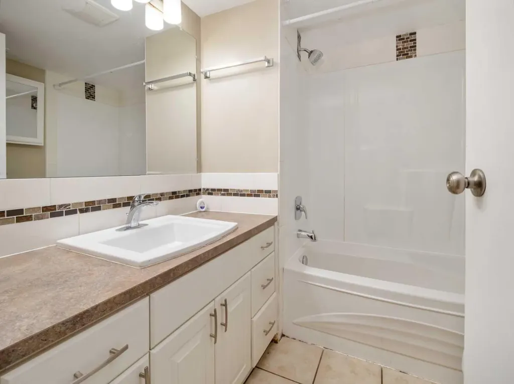 269 Laval Boulevard W Lethbridge AB T1K 4E2