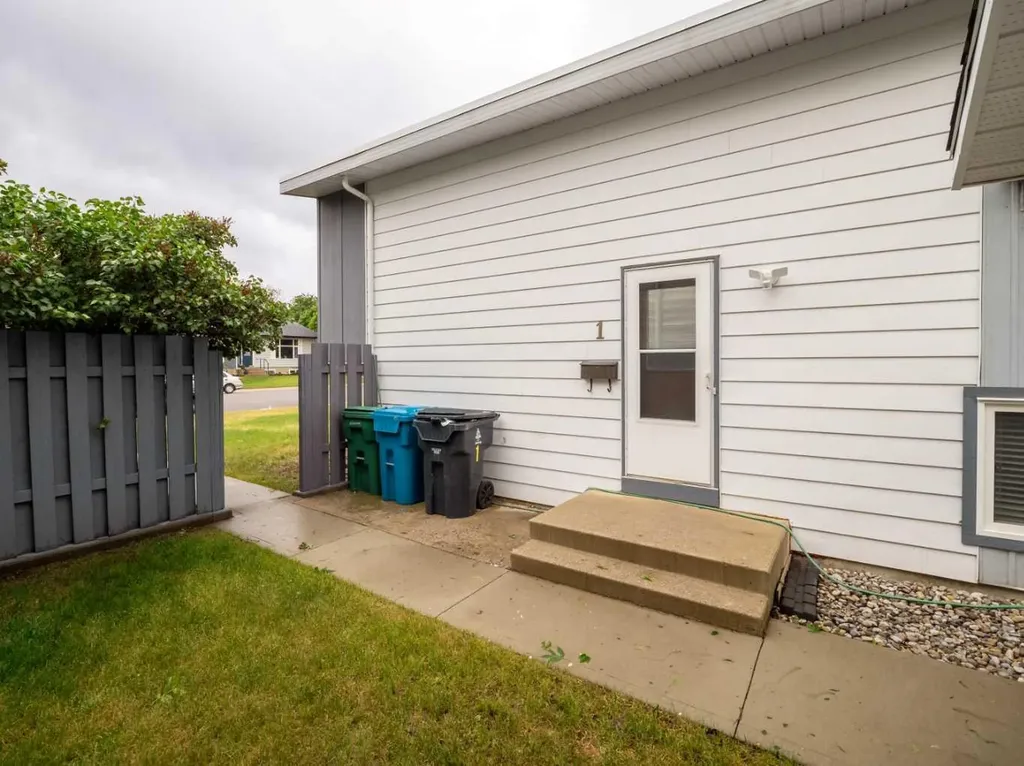 269 Laval Boulevard W Lethbridge AB T1K 4E2