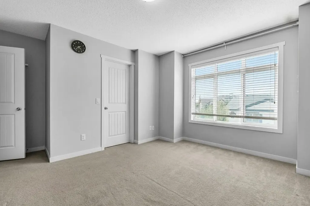 425 Copperpond Landing SE Calgary AB T2Z1G6