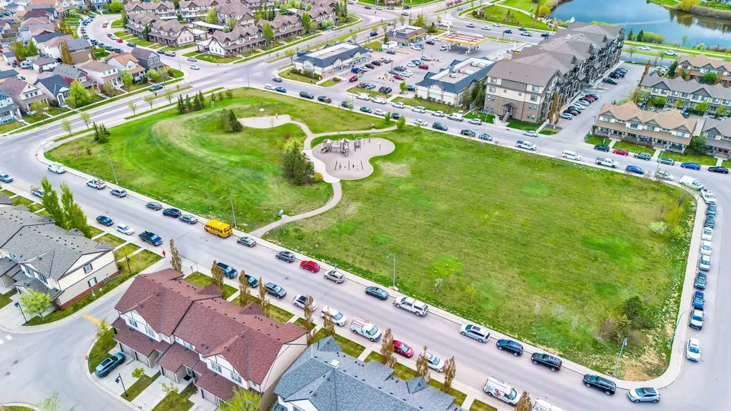 425 Copperpond Landing SE Calgary AB T2Z1G6