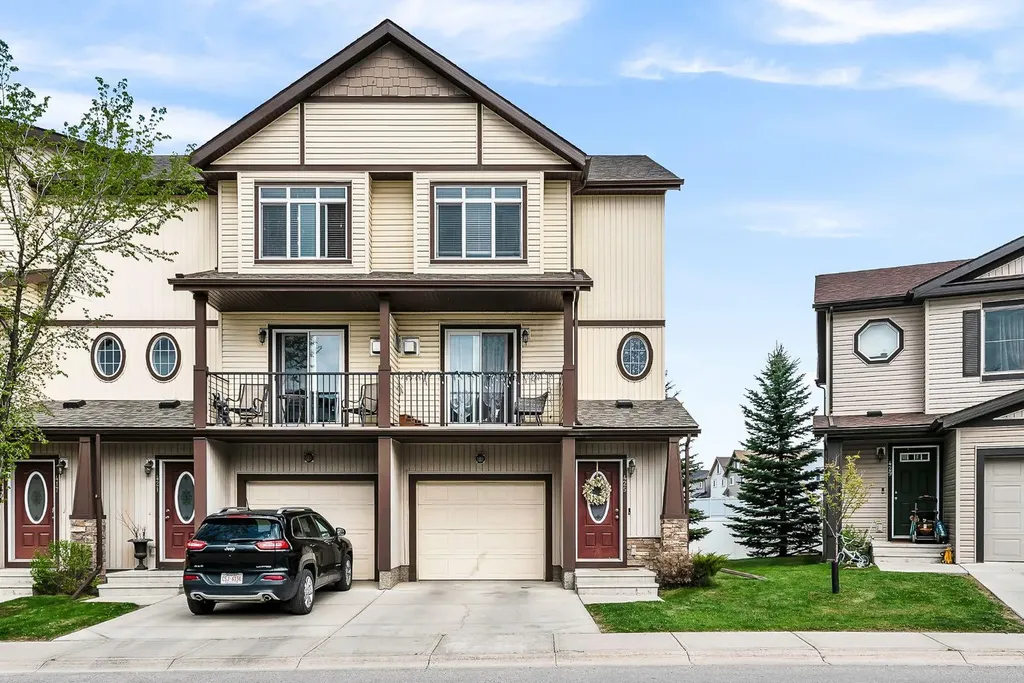 425 Copperpond Landing SE Calgary AB T2Z1G6