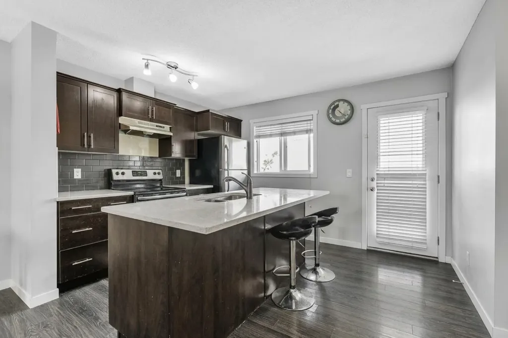 425 Copperpond Landing SE Calgary AB T2Z1G6