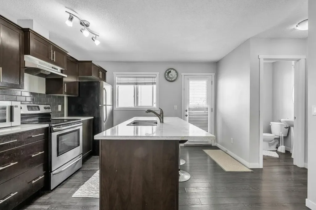425 Copperpond Landing SE Calgary AB T2Z1G6