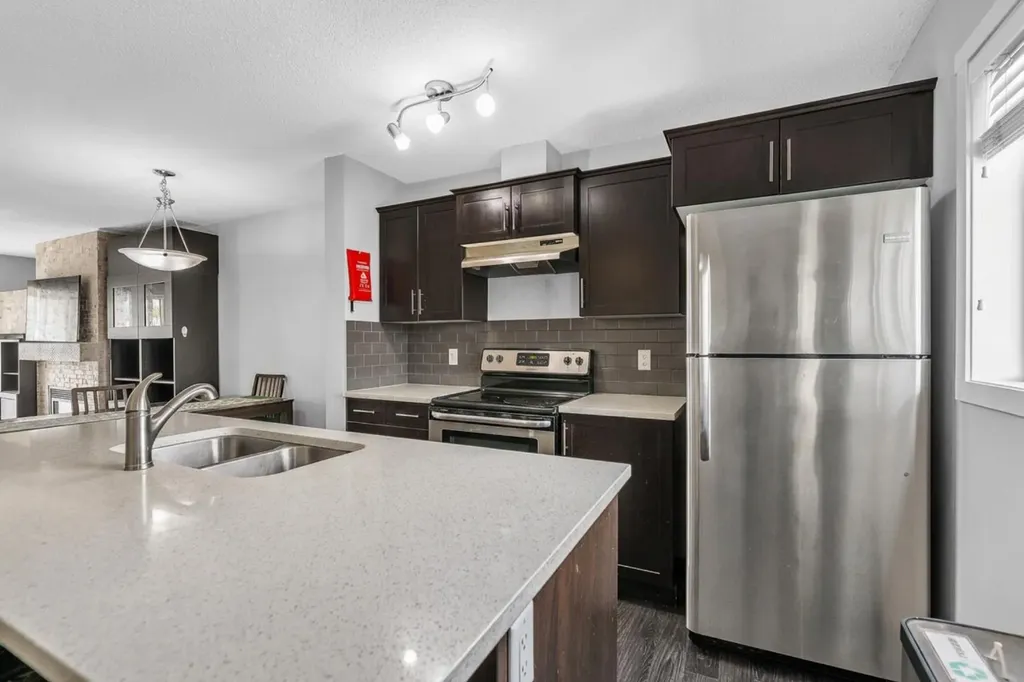 425 Copperpond Landing SE Calgary AB T2Z1G6