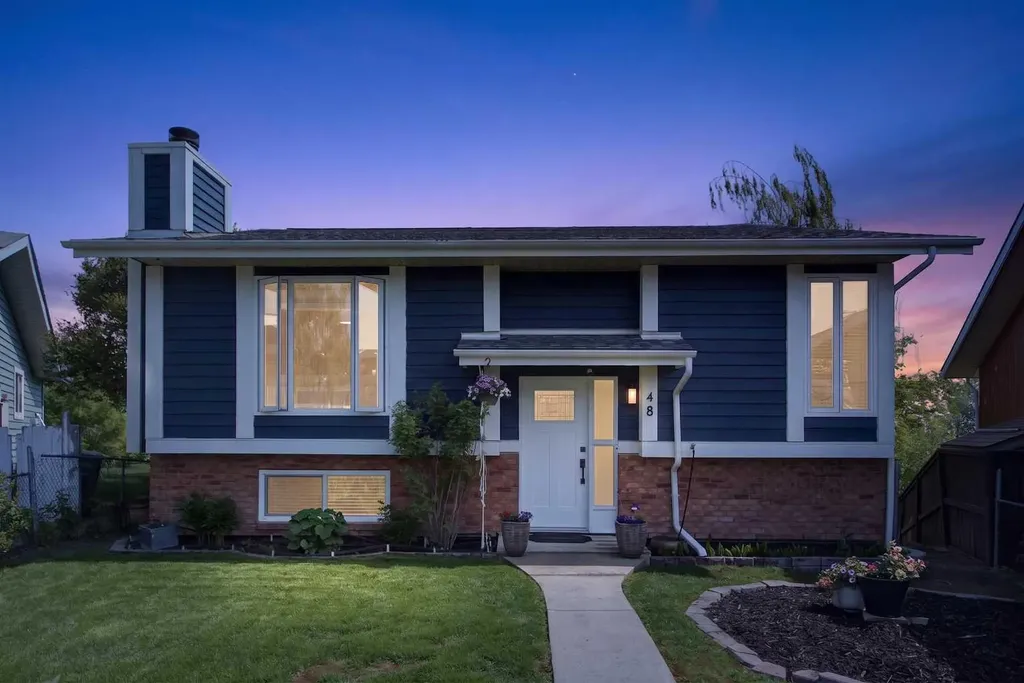 48 Shawcliffe Place Calgary AB T2Y 1H5
