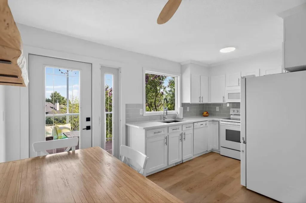 48 Shawcliffe Place Calgary AB T2Y 1H5