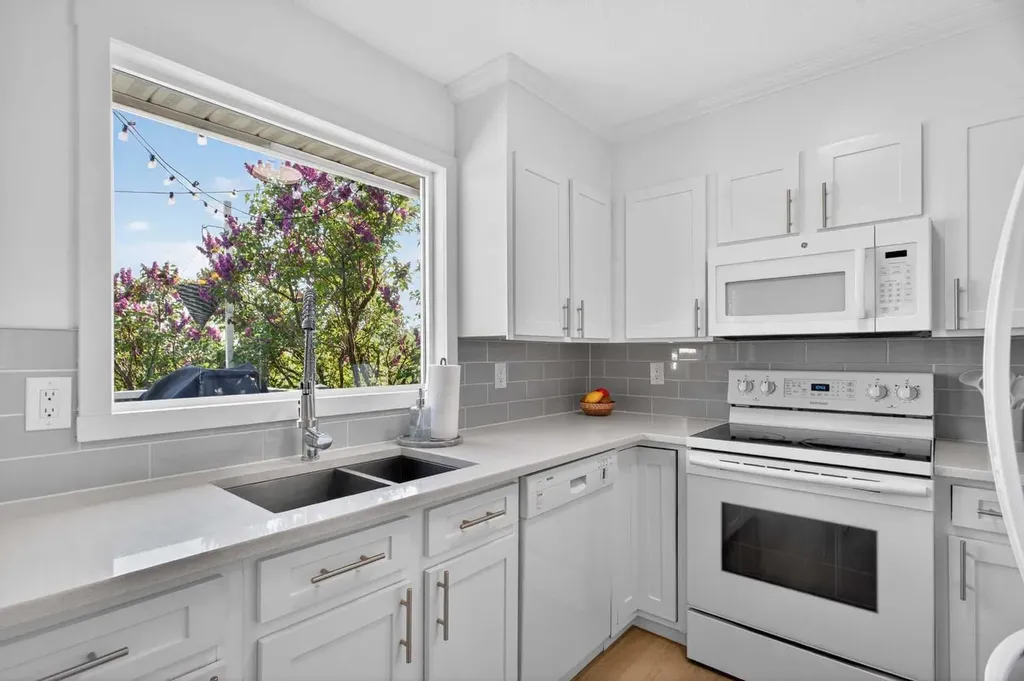 48 Shawcliffe Place Calgary AB T2Y 1H5
