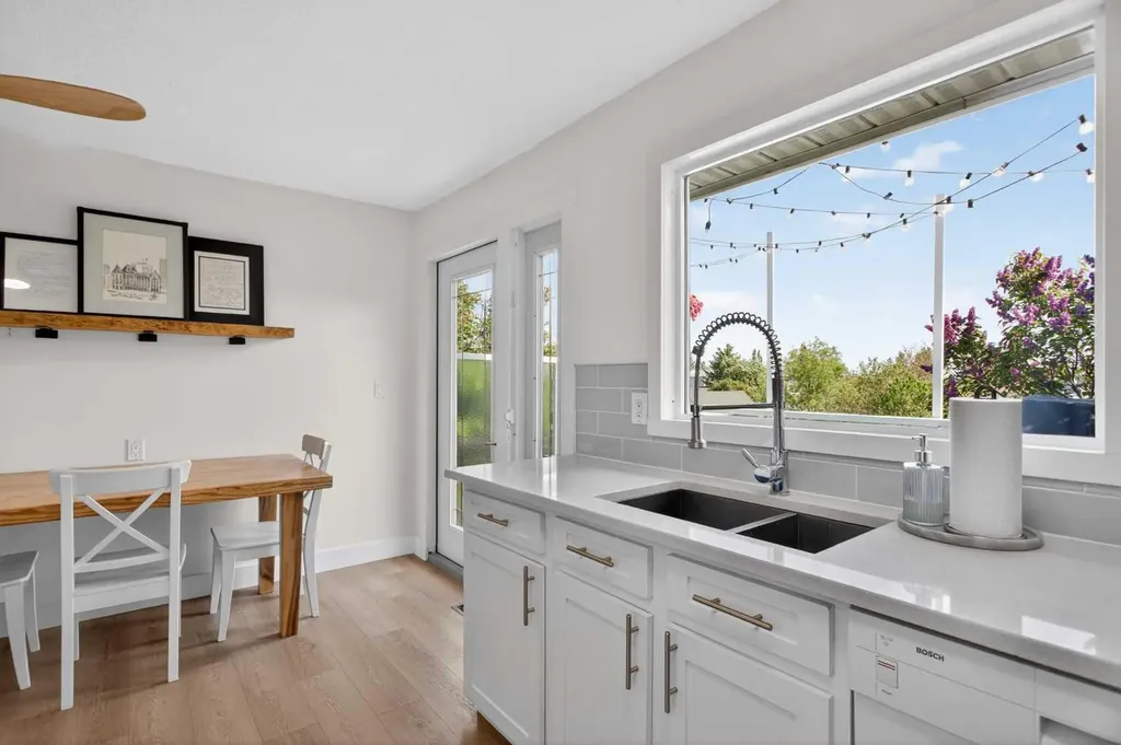 48 Shawcliffe Place Calgary AB T2Y 1H5
