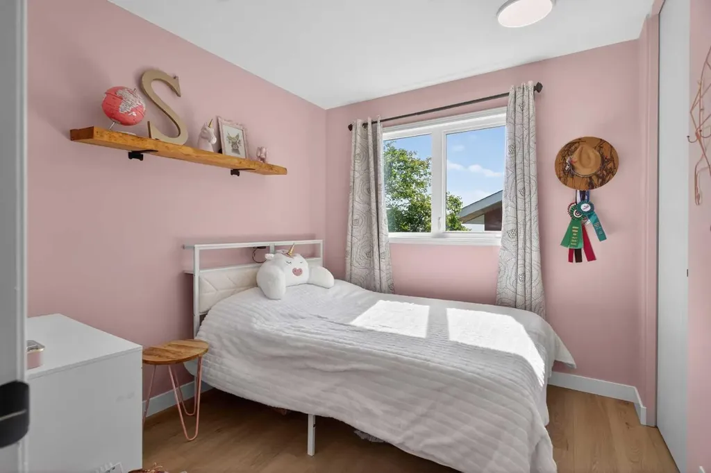 48 Shawcliffe Place Calgary AB T2Y 1H5