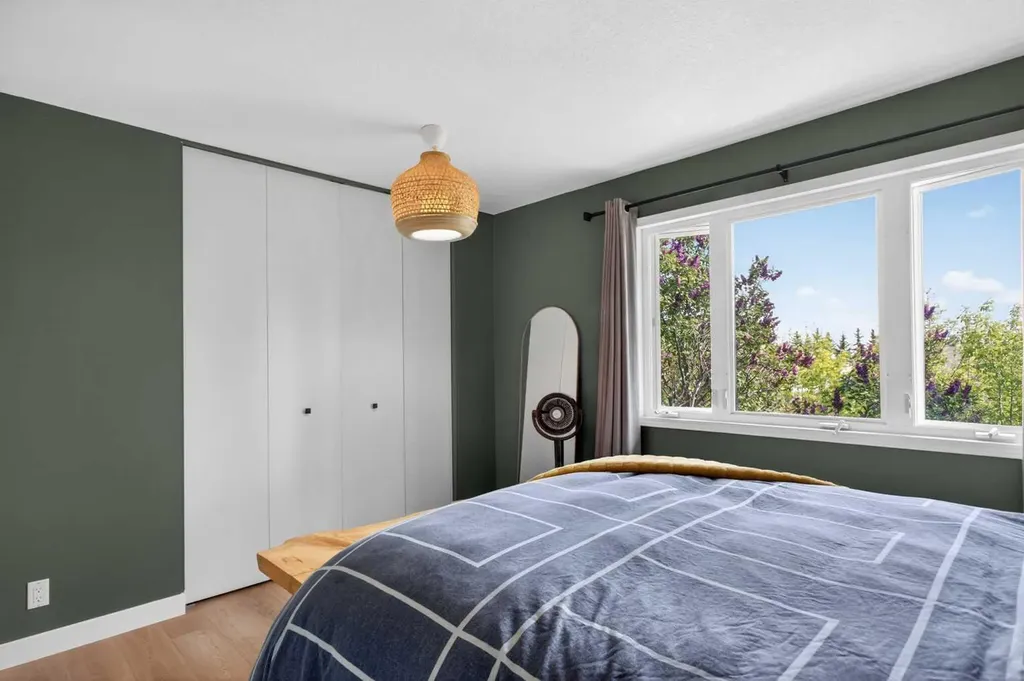 48 Shawcliffe Place Calgary AB T2Y 1H5