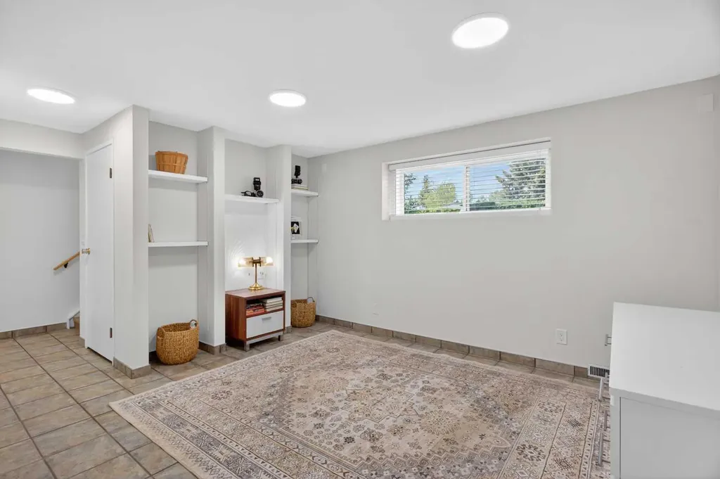 48 Shawcliffe Place Calgary AB T2Y 1H5