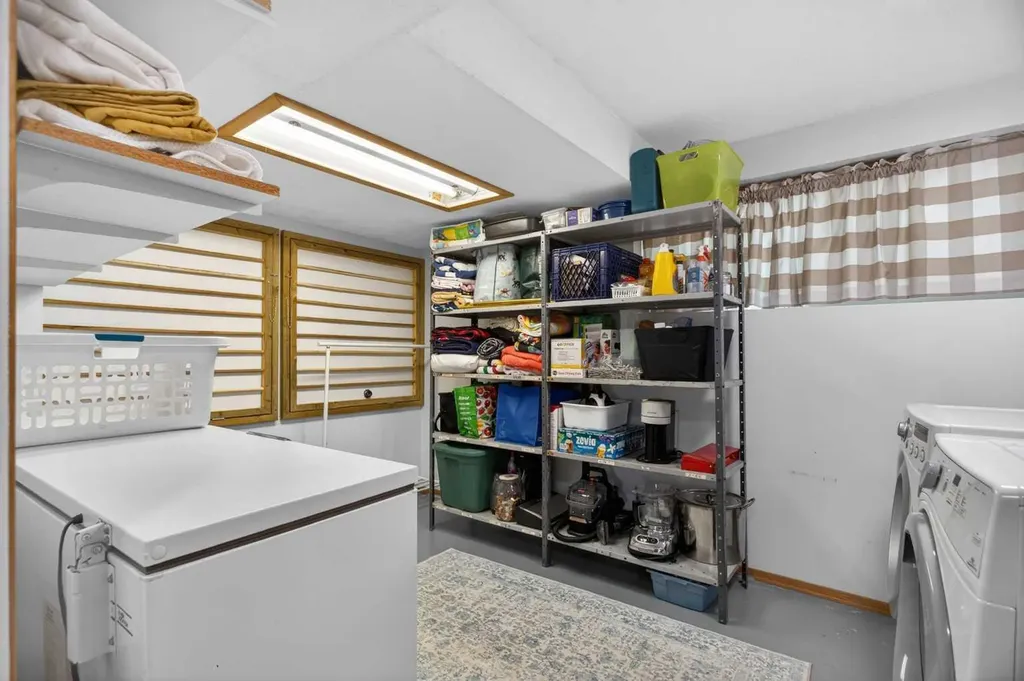 48 Shawcliffe Place Calgary AB T2Y 1H5
