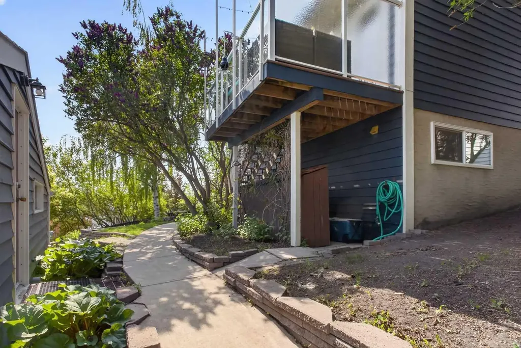 48 Shawcliffe Place Calgary AB T2Y 1H5