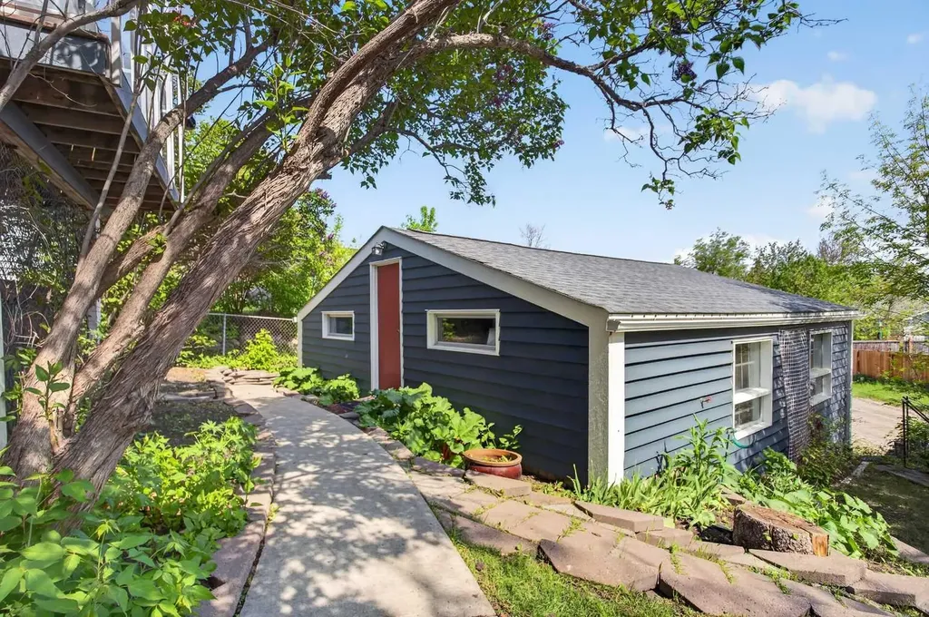48 Shawcliffe Place Calgary AB T2Y 1H5