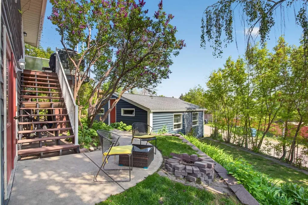 48 Shawcliffe Place Calgary AB T2Y 1H5