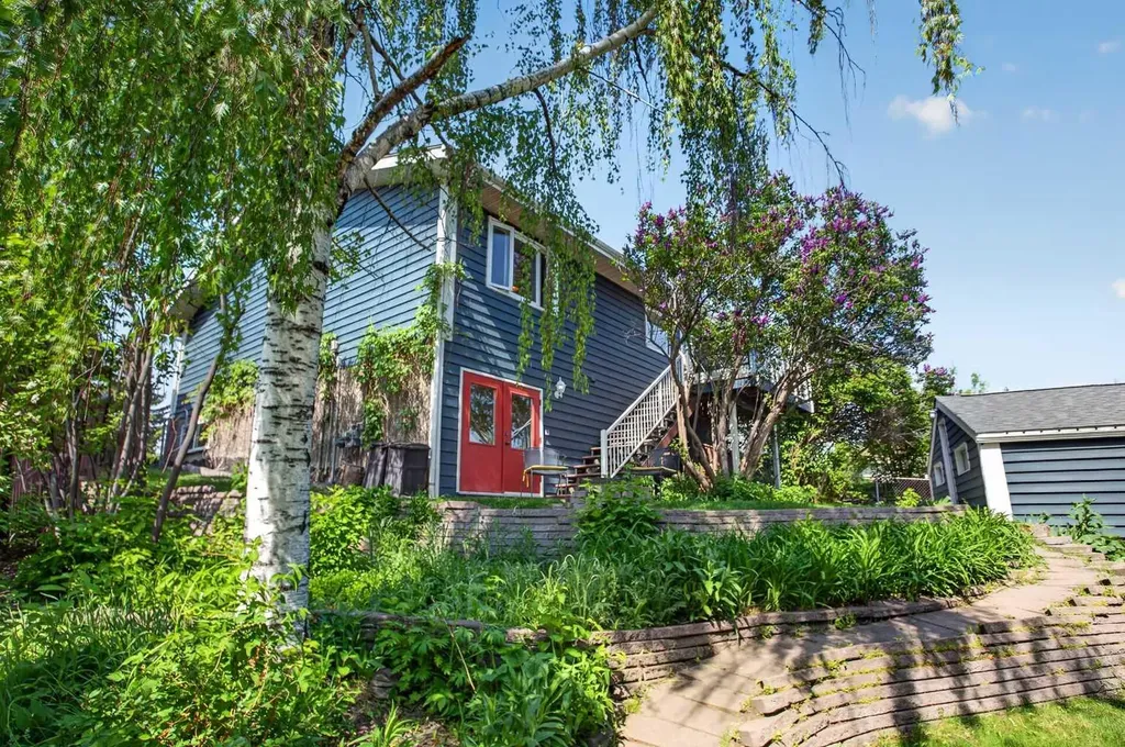 48 Shawcliffe Place Calgary AB T2Y 1H5
