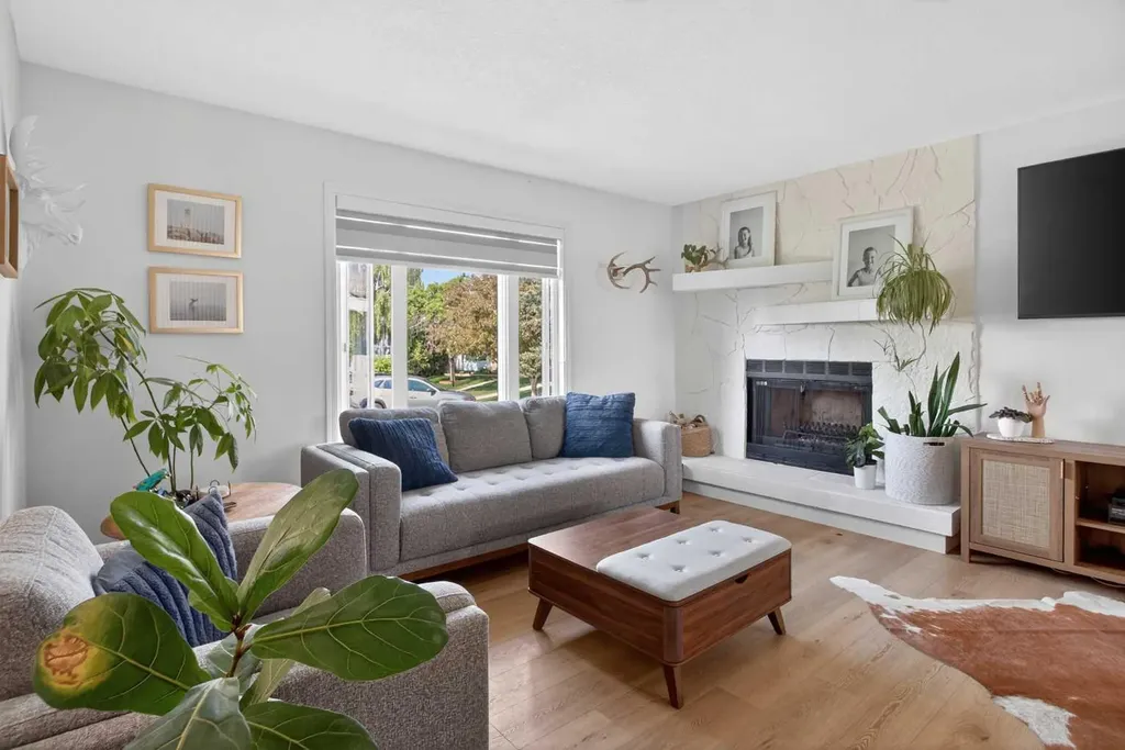 48 Shawcliffe Place Calgary AB T2Y 1H5