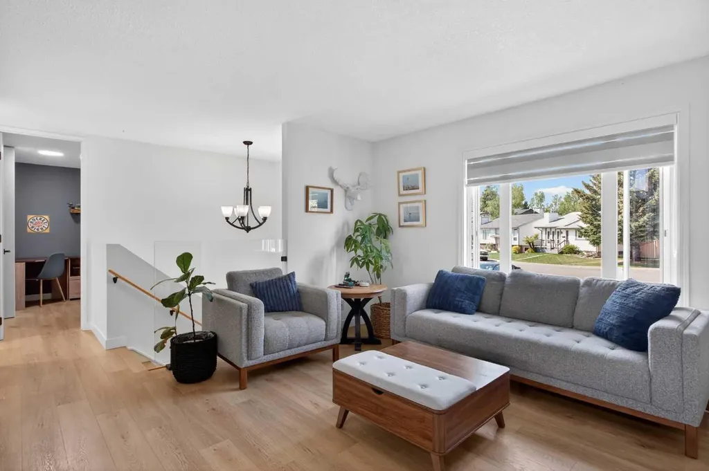 48 Shawcliffe Place Calgary AB T2Y 1H5