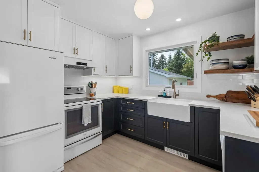 419 40 Street SW Calgary AB T3C1V9