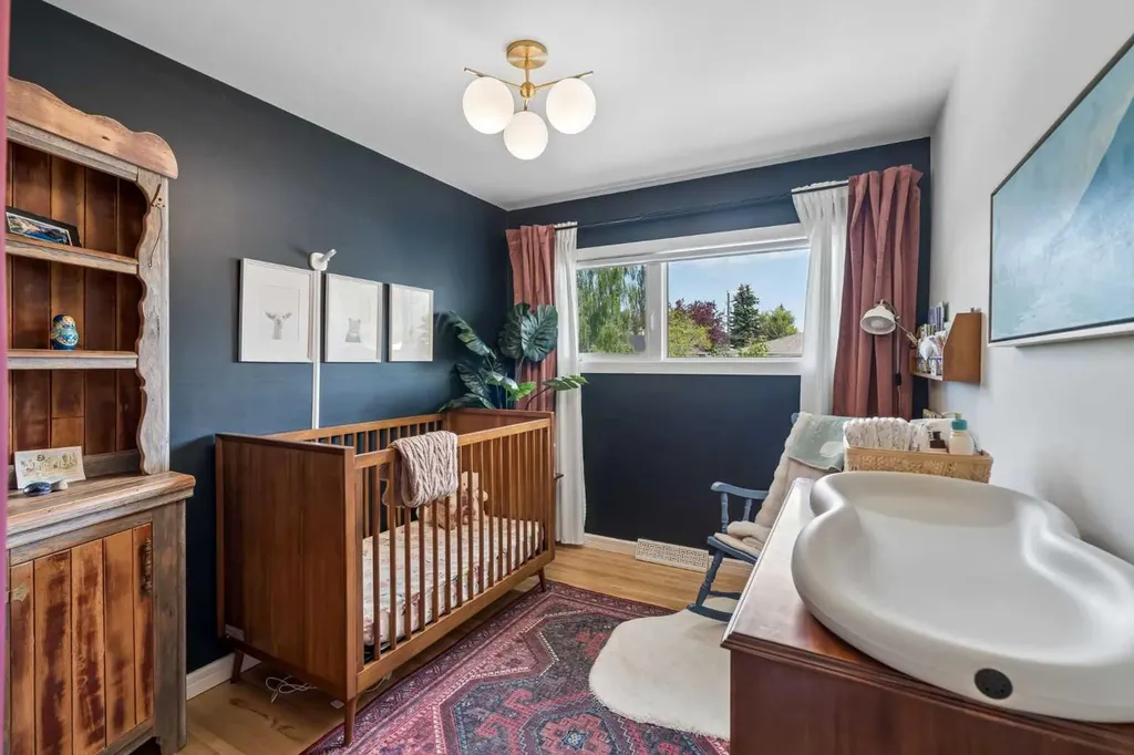 419 40 Street SW Calgary AB T3C1V9