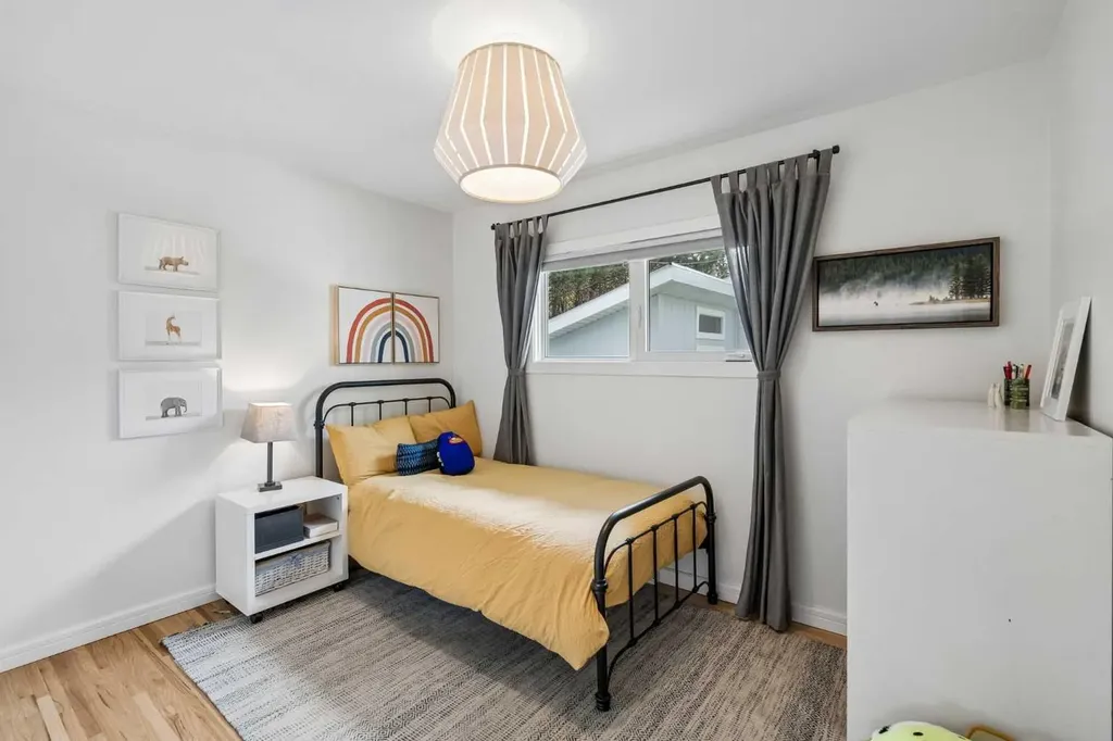 419 40 Street SW Calgary AB T3C1V9
